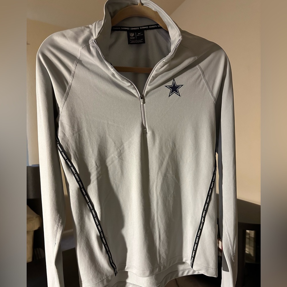 NFL Pro Shop Dallas Cowboys 1/4 pullover Jacket size: small/petite Color:Gray